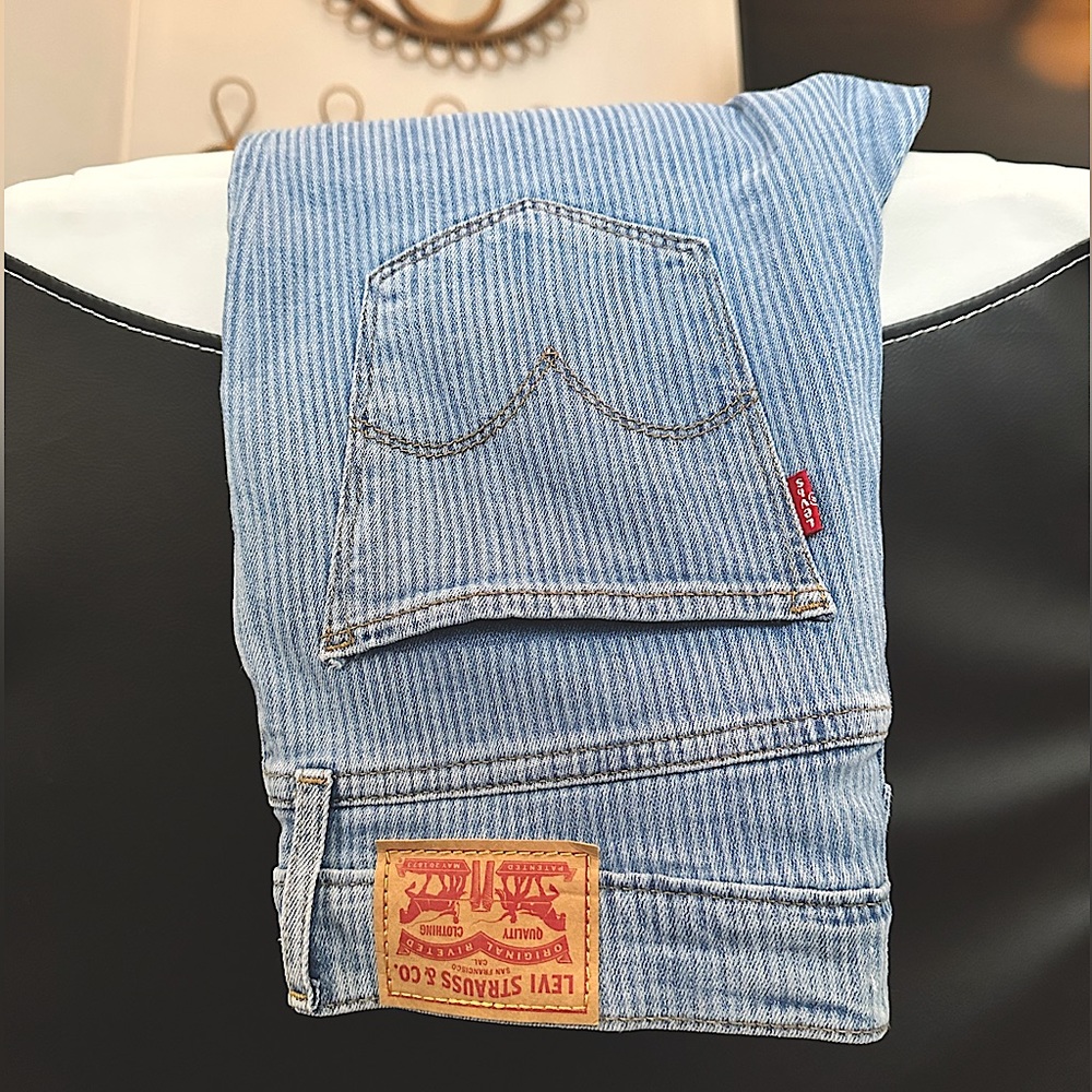 LEVI 724 High Rise Straight Jean Striped Crop